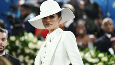 Zendaya Met Gala 2025 white cream Louis Vuitton suit.